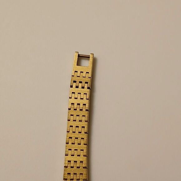 Vtg 80's Timex Q K Cell Women Gold Tone Stainless Steel Watch 5 1/4" Wrist READ - Picture 11 of 16